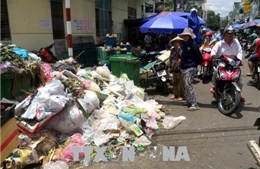 Người dân Quảng Ngãi phải sống chung với 1.500 tấn rác ùn ứ trong 6 ngày